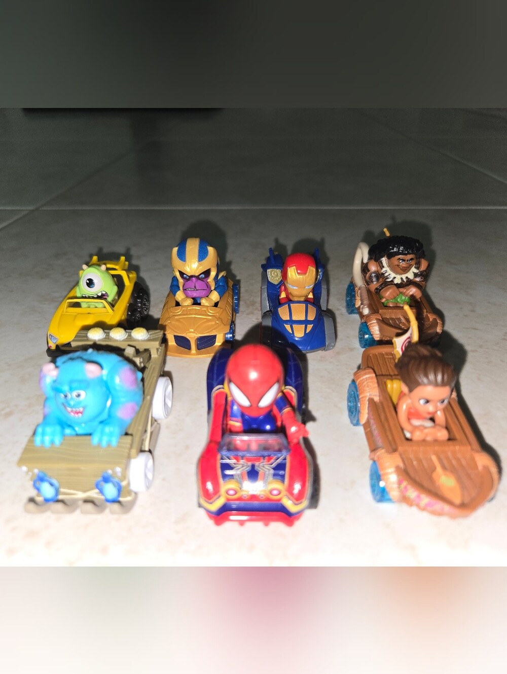 Hot Wheels Toy Cars,Set of 7 RacerVerse DieCast Vehicles with Character Drivers